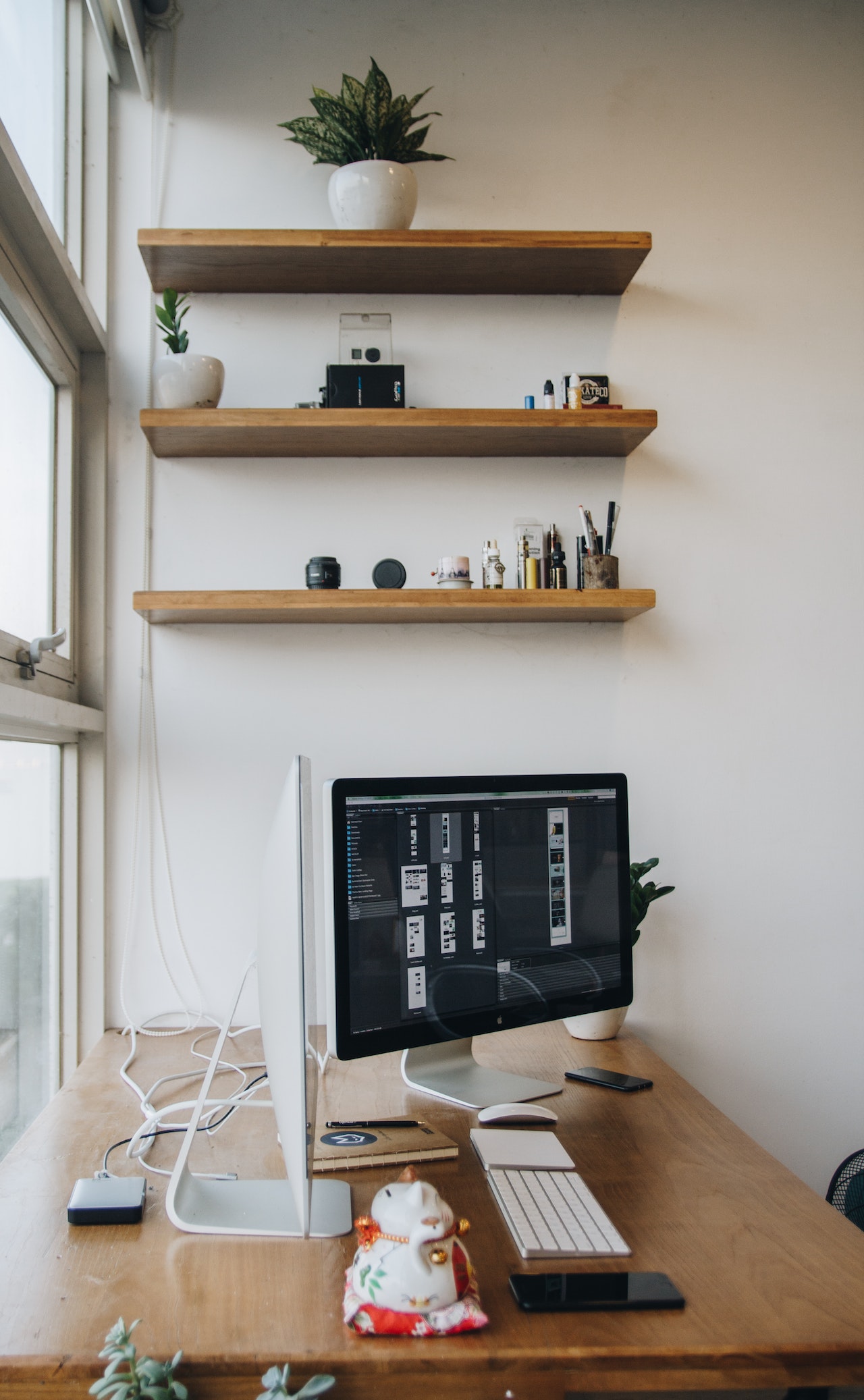 Clutter and dust-free desk